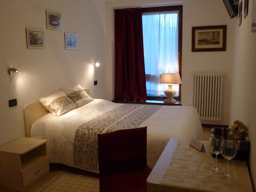 Affittacamere Lago Rotondo Mezzana  Extérieur photo