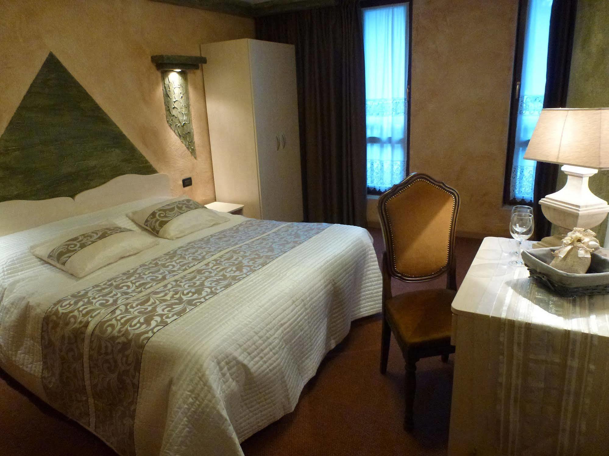 Affittacamere Lago Rotondo Mezzana  Extérieur photo