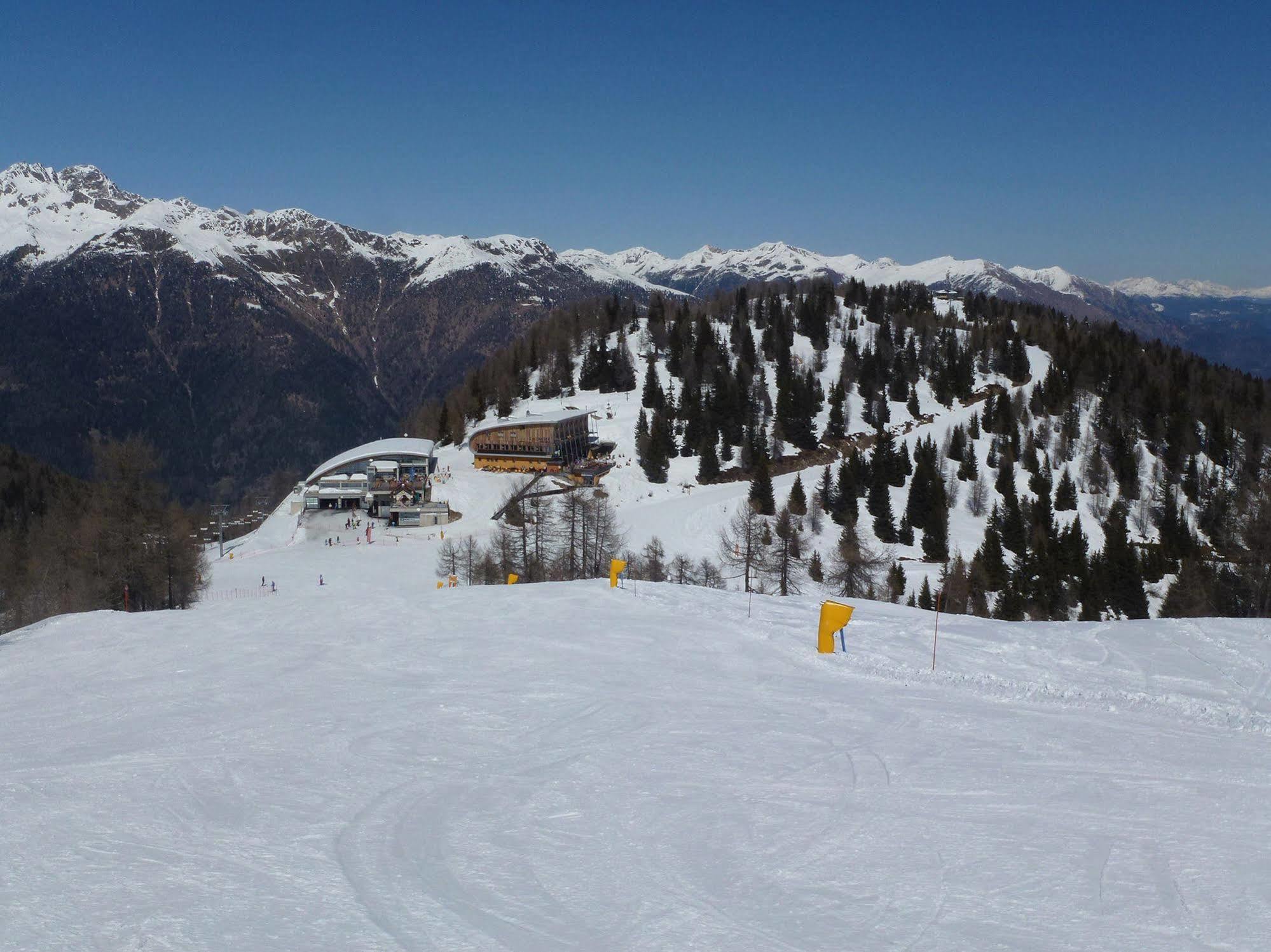 Affittacamere Lago Rotondo Mezzana  Extérieur photo